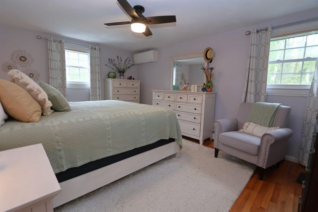 19 Beach Drive, Kingston, NH 03848