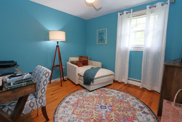 19 Beach Drive, Kingston, NH 03848
