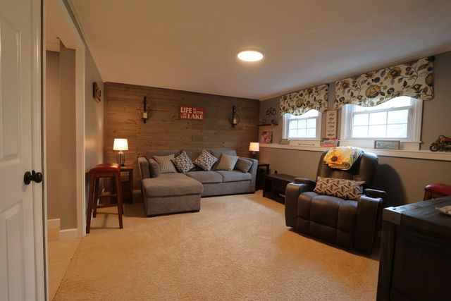 19 Beach Drive, Kingston, NH 03848