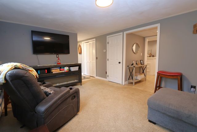 19 Beach Drive, Kingston, NH 03848