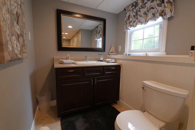 19 Beach Drive, Kingston, NH 03848