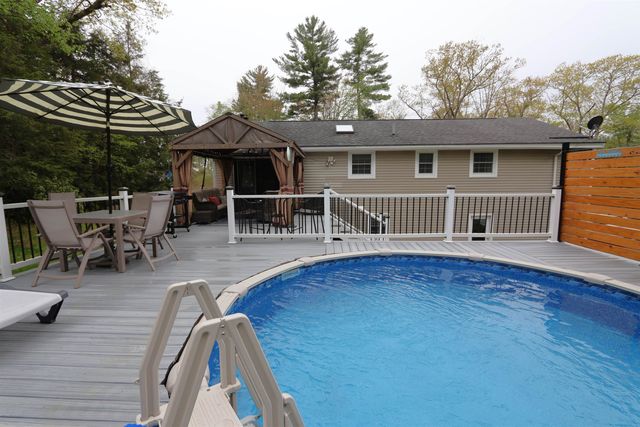 19 Beach Drive, Kingston, NH 03848