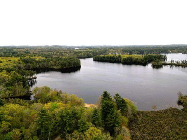 19 Beach Drive, Kingston, NH 03848