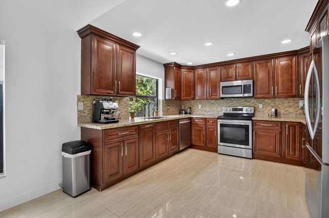 19700 Sedgefield Terrace, Boca Raton, FL 33498