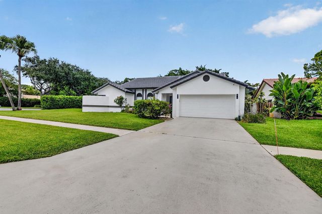 19700 Sedgefield Terrace, Boca Raton, FL 33498