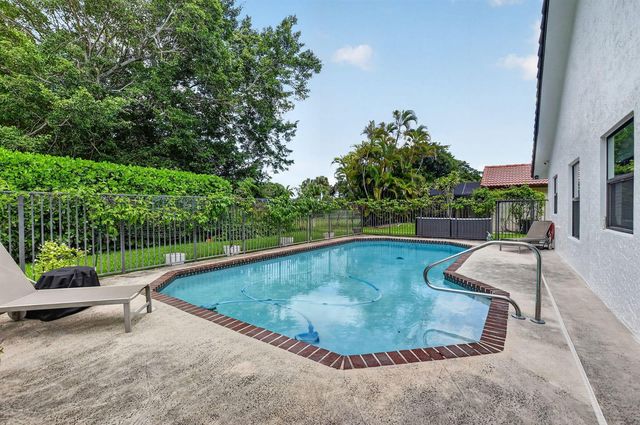 19700 Sedgefield Terrace, Boca Raton, FL 33498