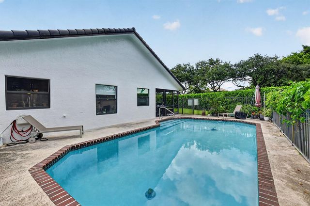 19700 Sedgefield Terrace, Boca Raton, FL 33498