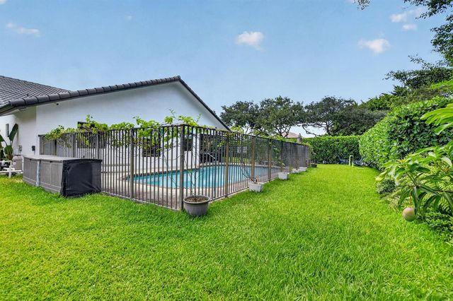19700 Sedgefield Terrace, Boca Raton, FL 33498
