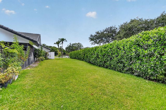 19700 Sedgefield Terrace, Boca Raton, FL 33498