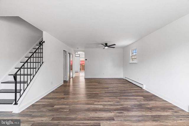1274 NICOLE LN, Secane, PA 19018