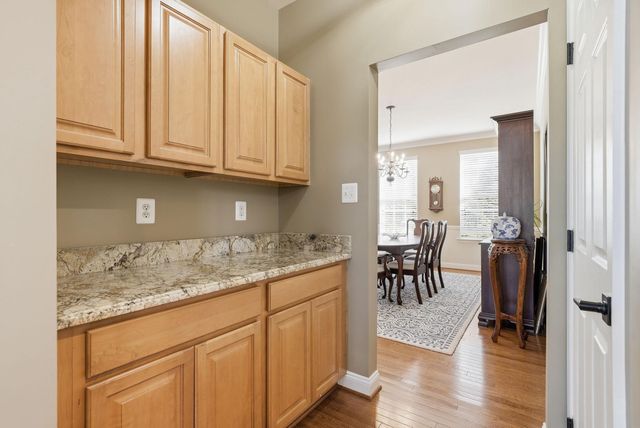 704 GODFREY CT SE, Leesburg, VA 20175