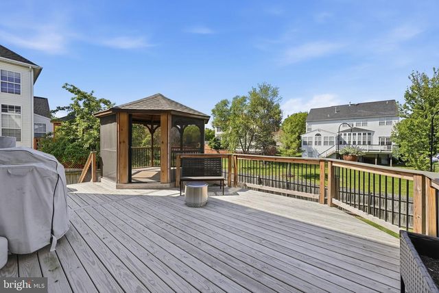 704 GODFREY CT SE, Leesburg, VA 20175