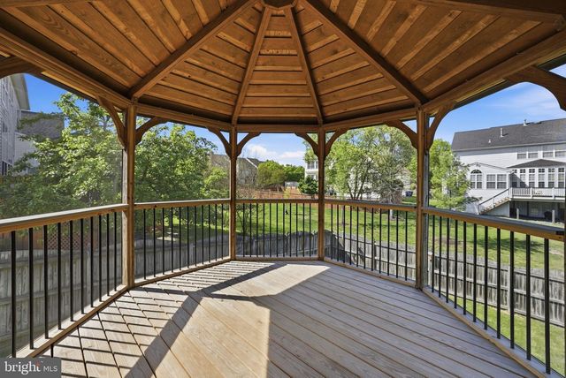 704 GODFREY CT SE, Leesburg, VA 20175