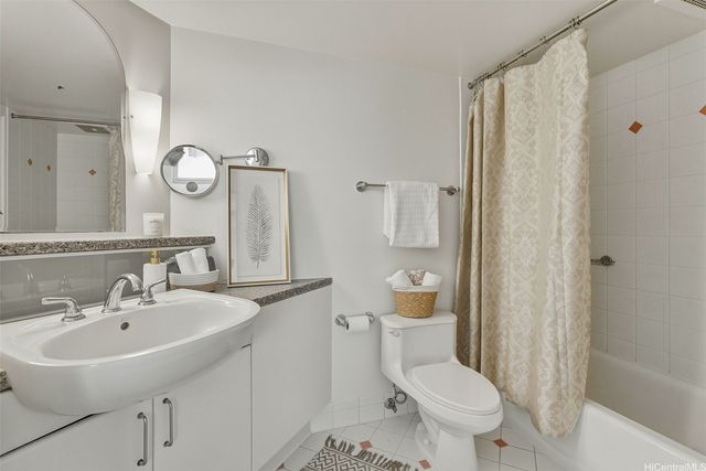 801 S King Street 3102, Honolulu, HI 96813