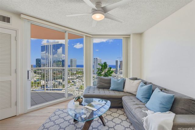 801 S King Street 3102, Honolulu, HI 96813