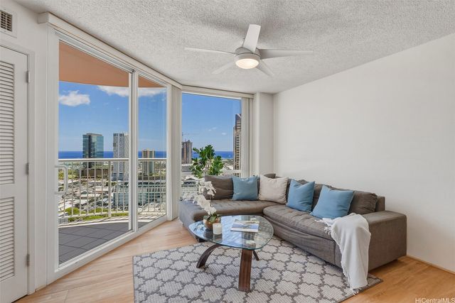 801 S King Street 3102, Honolulu, HI 96813