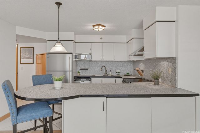 801 S King Street 3102, Honolulu, HI 96813