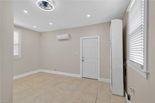 1132 Orcutt AVE, Newport News, VA 23607