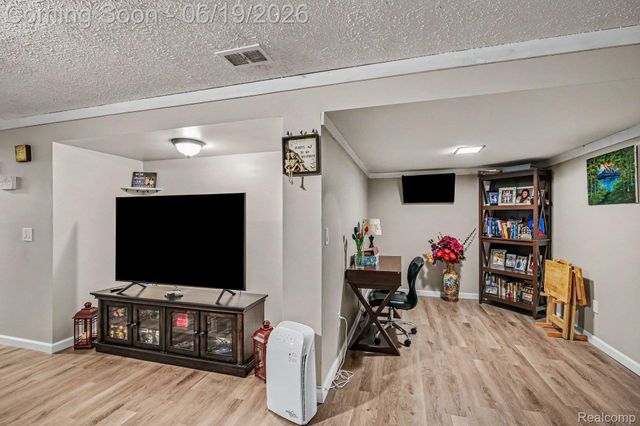 38748 Golfview Drive E, Clinton Charter Township, MI 48038