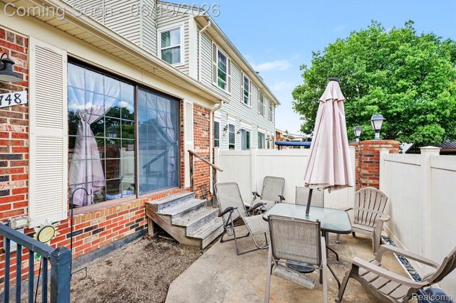 38748 Golfview Drive E, Clinton Charter Township, MI 48038