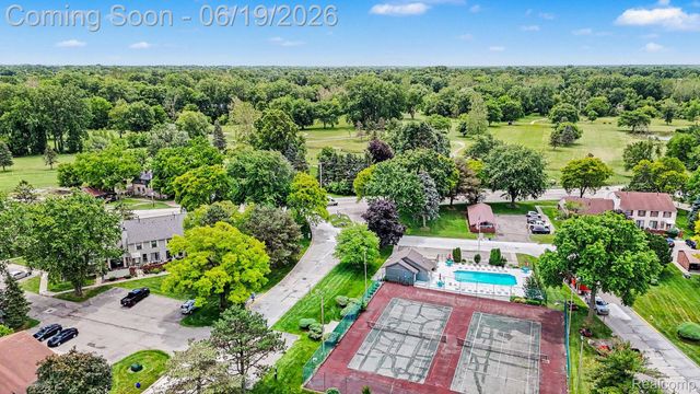 38748 Golfview Drive E, Clinton Charter Township, MI 48038