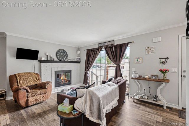 38748 Golfview Drive E, Clinton Charter Township, MI 48038