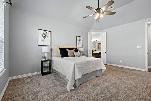 305 Miracle Rose WAY, Liberty Hill, TX 78642