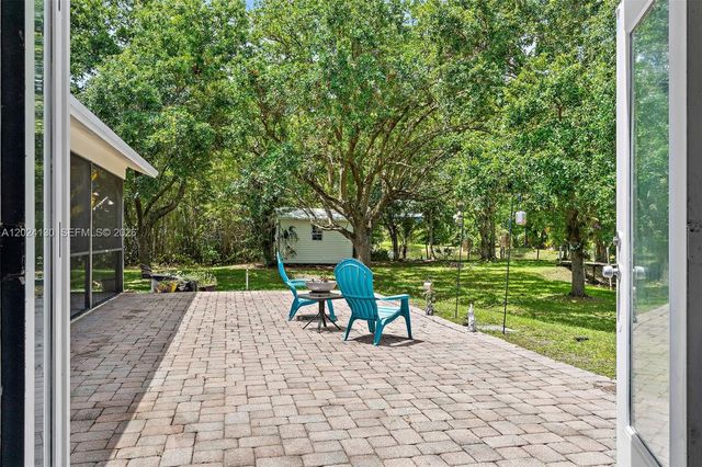 15305 N 96th Street N, Palm Beach, FL 33478