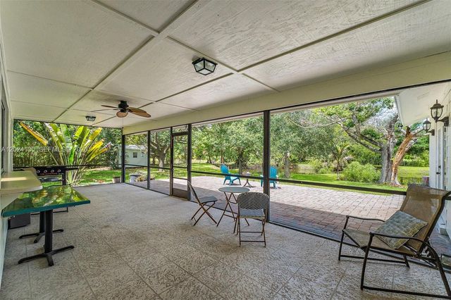 15305 N 96th Street N, Palm Beach, FL 33478