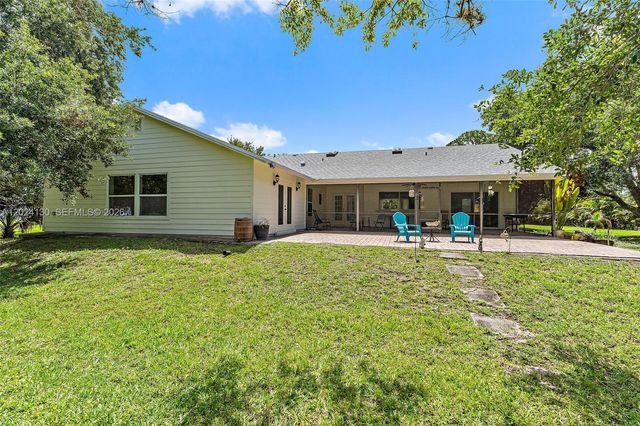 15305 N 96th Street N, Palm Beach, FL 33478