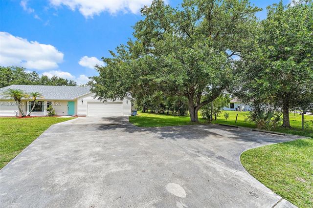 15305 N 96th Street N, Palm Beach, FL 33478