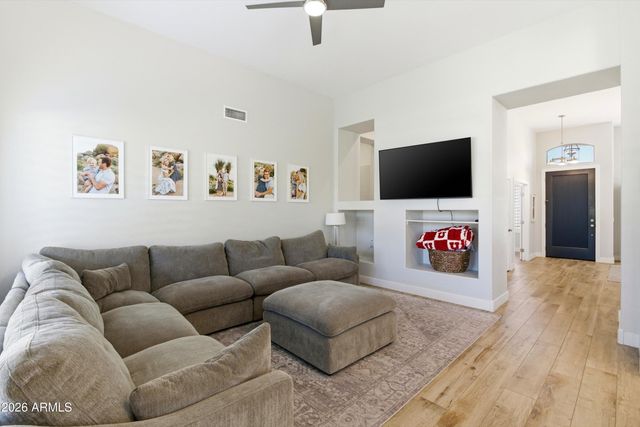 4304 E SANDS Drive, Phoenix, AZ 85050