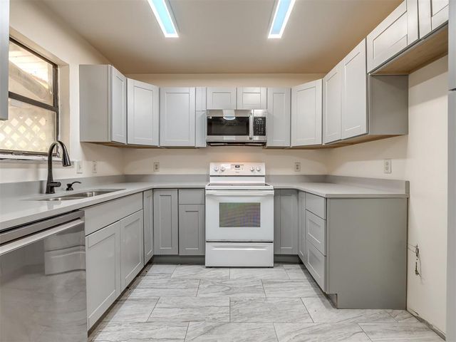5725 Evanbrook Terrace, Oklahoma City, OK 73135
