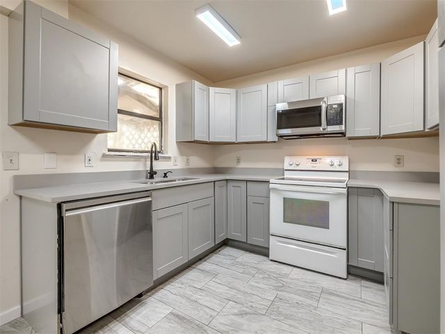 5725 Evanbrook Terrace, Oklahoma City, OK 73135