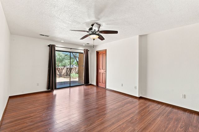 7401 Saratoga Lane, Santa Fe, NM 87507
