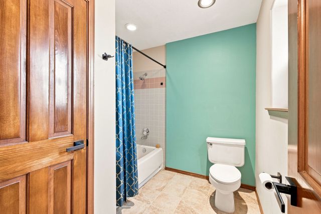 7401 Saratoga Lane, Santa Fe, NM 87507