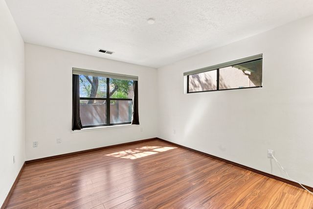 7401 Saratoga Lane, Santa Fe, NM 87507