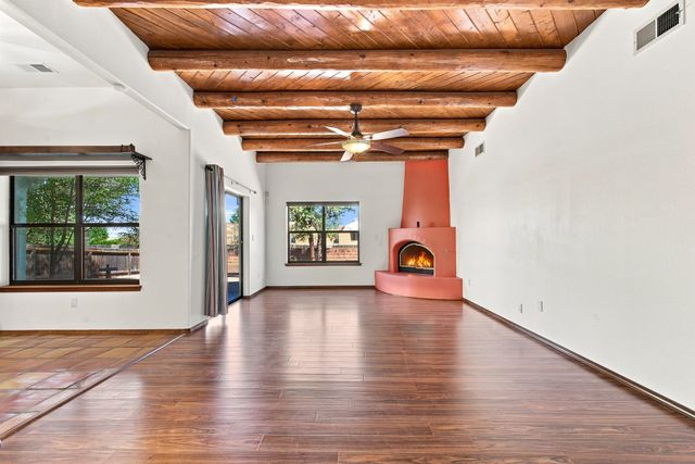 7401 Saratoga Lane, Santa Fe, NM 87507