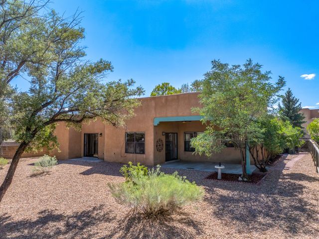 7401 Saratoga Lane, Santa Fe, NM 87507