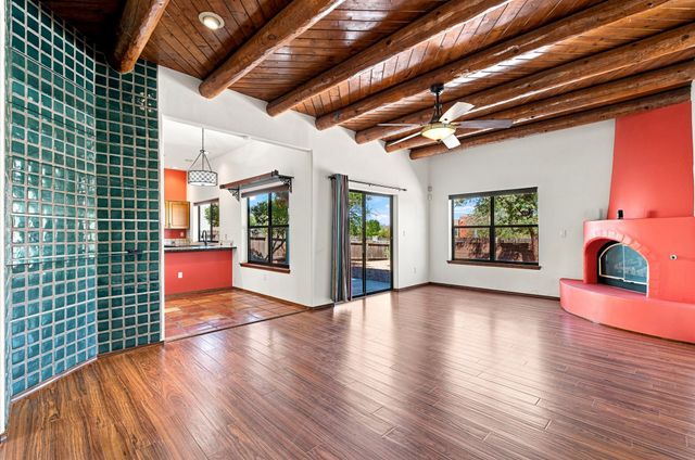 7401 Saratoga Lane, Santa Fe, NM 87507