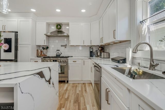 75 High St, Newton Town, NJ 07860