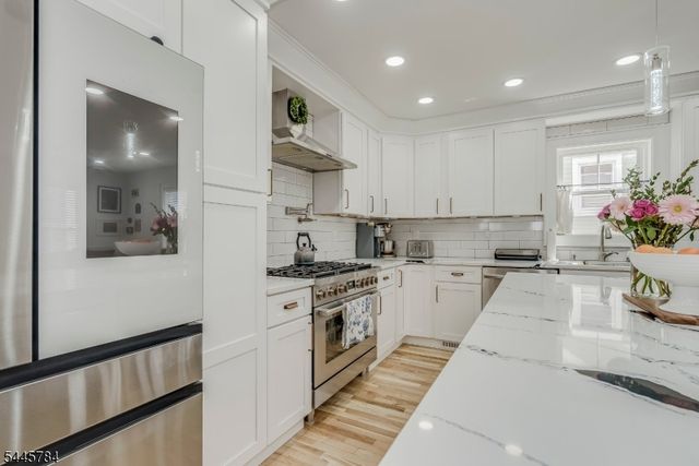 75 High St, Newton Town, NJ 07860