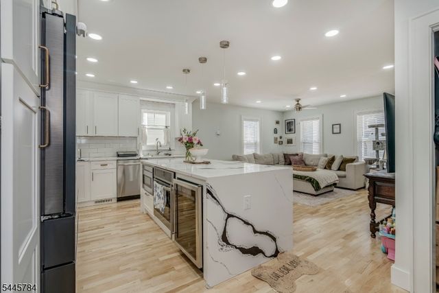 75 High St, Newton Town, NJ 07860