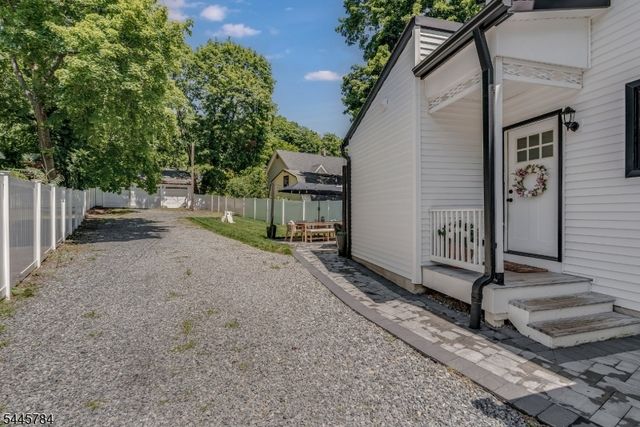 75 High St, Newton Town, NJ 07860