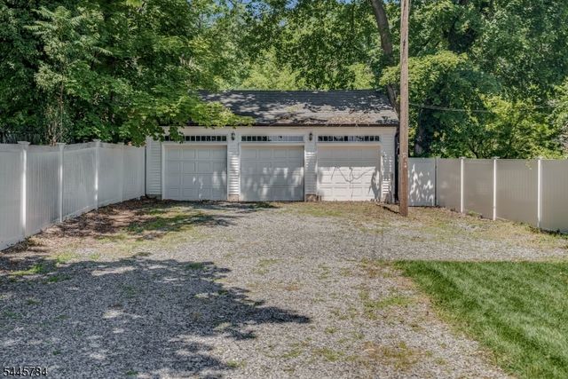 75 High St, Newton Town, NJ 07860