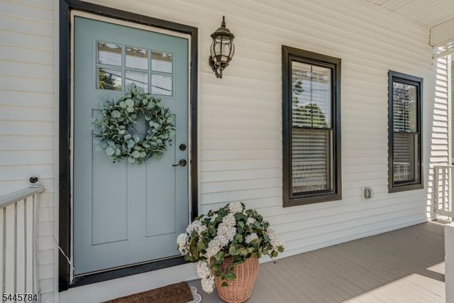 75 High St, Newton Town, NJ 07860
