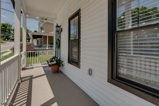 75 High St, Newton Town, NJ 07860