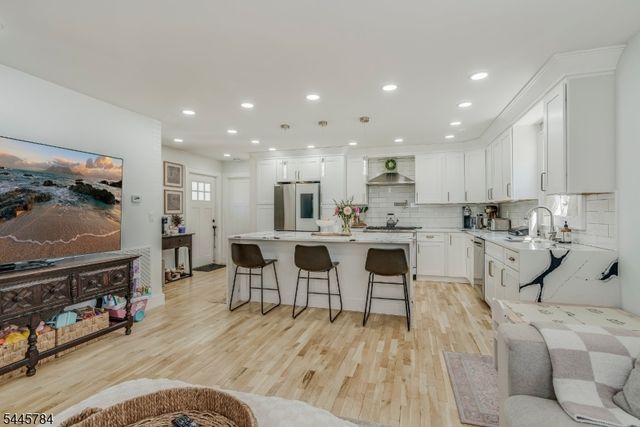 75 High St, Newton Town, NJ 07860