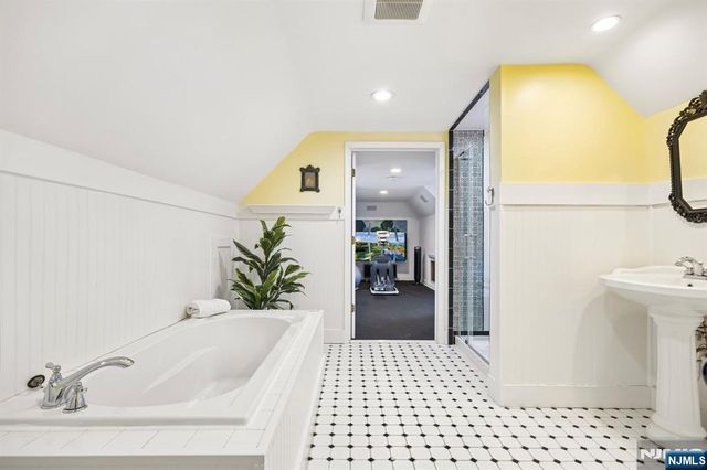 161 Ridge Road, Rutherford, NJ 07070