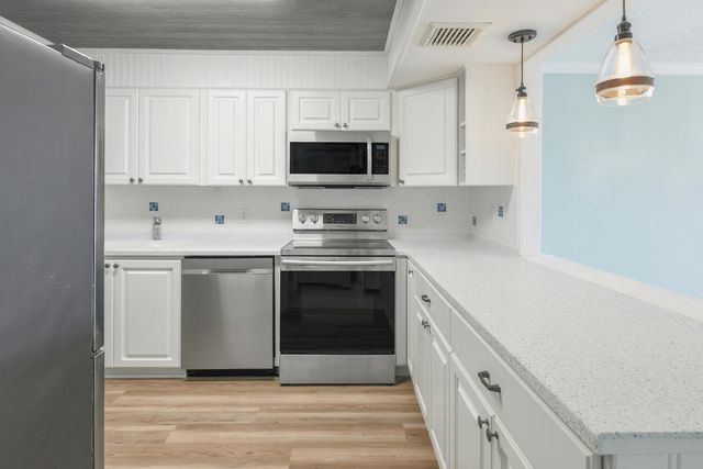 3100 SE Pruitt Rd Apt H104, Port St Lucie, FL 34952